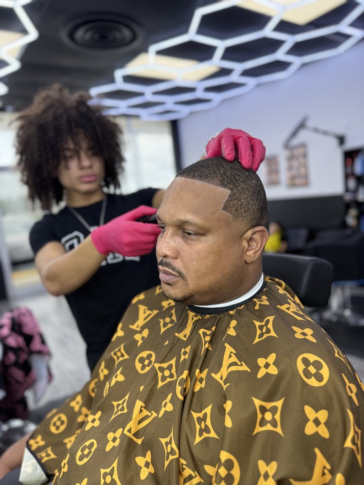 Carlo Barber at Latin Barbershop Jacksonville FL